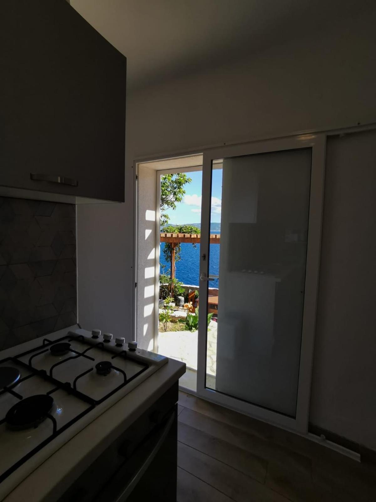 Apartments By The Sea Mimice, Omis - 14230 Zimmer foto